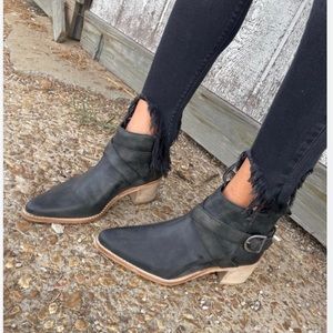 Free People Back Loop Ankle Boots 37 1/2 ( 8’s*check size online before buying.)